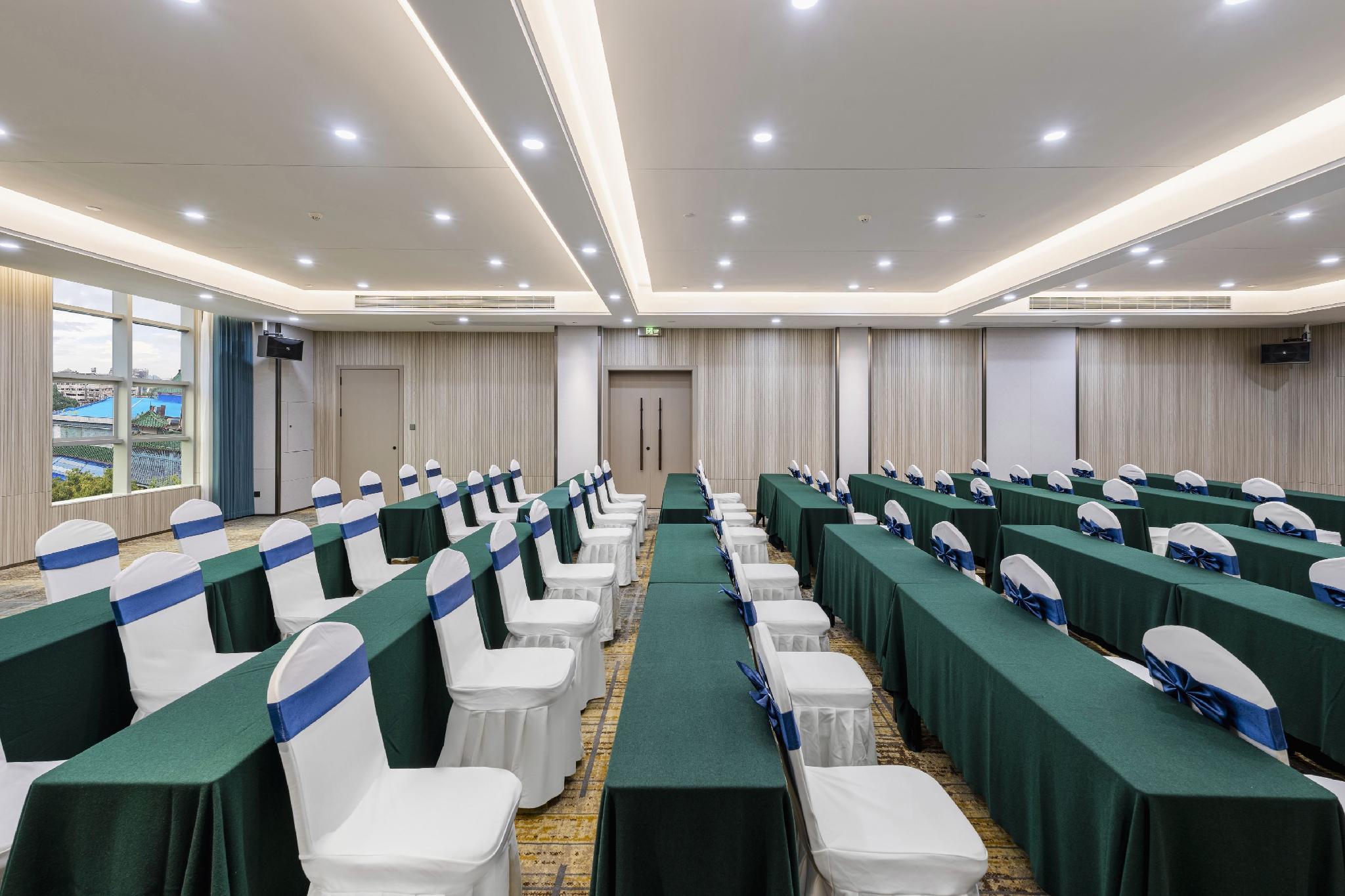 Borrman Hotel (Guilin Liangjiang Sihu, Xiangshan Park) 27/37
