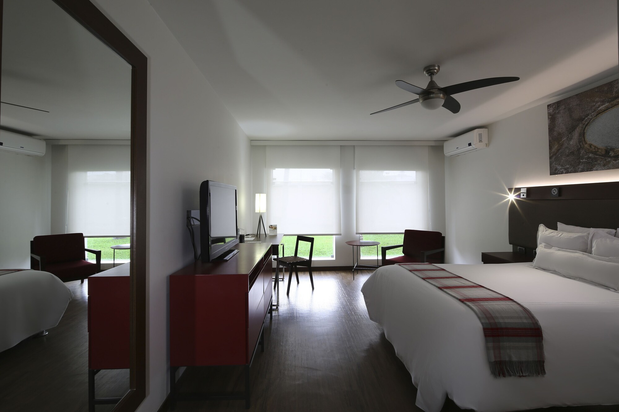 Superior, Queen Bed
