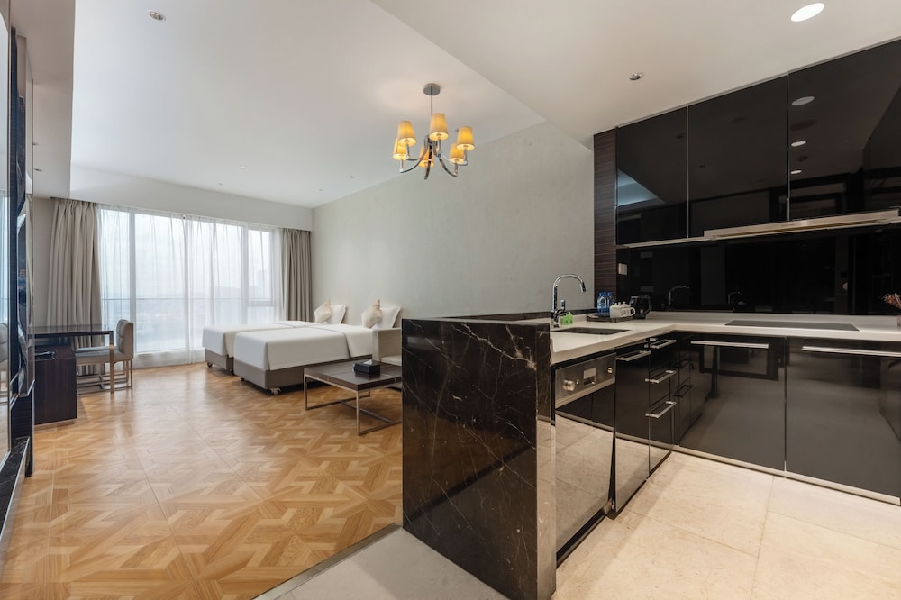 Side Apartment 33/50