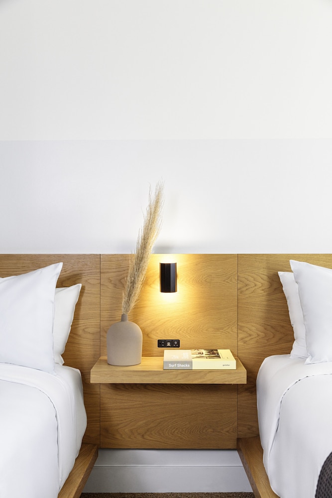 Room, 2 Queen Beds, Coast View