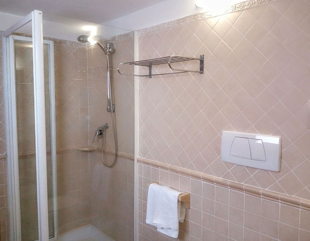 جناح جونيور بشرفة، Hotel Riviera Fiumicino 7/7