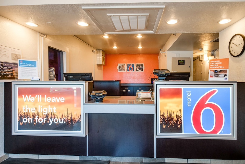 Motel6 Lenexa, KS - Kansas City Southwest 8/44