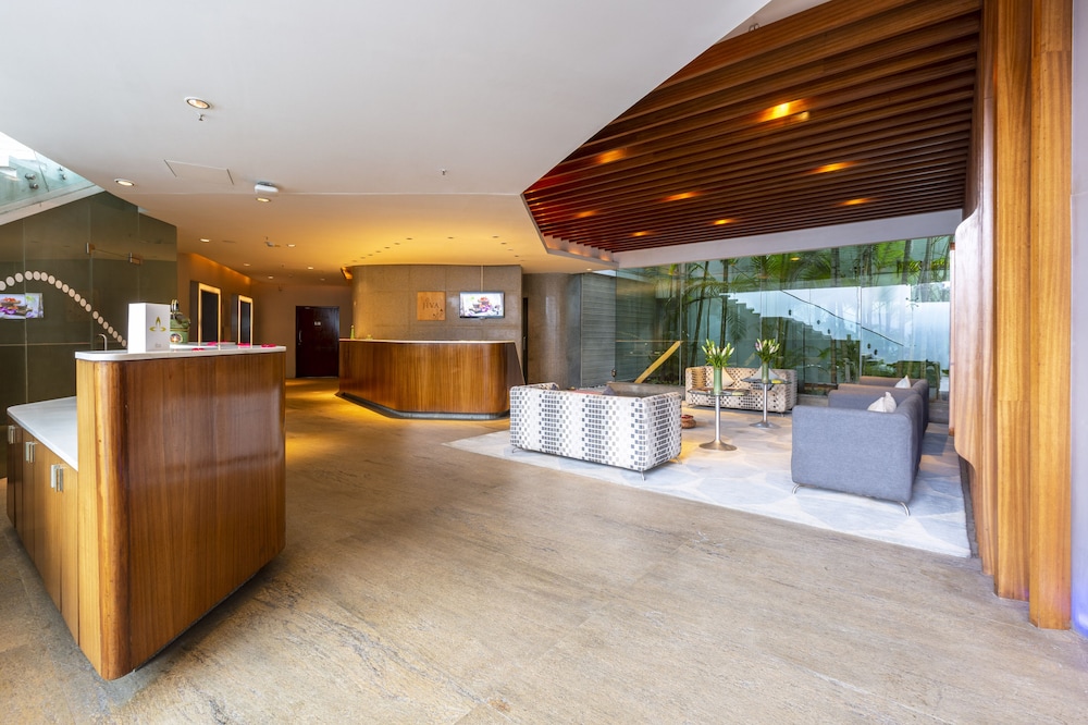 Vivanta Bengaluru Whitefield 7/82
