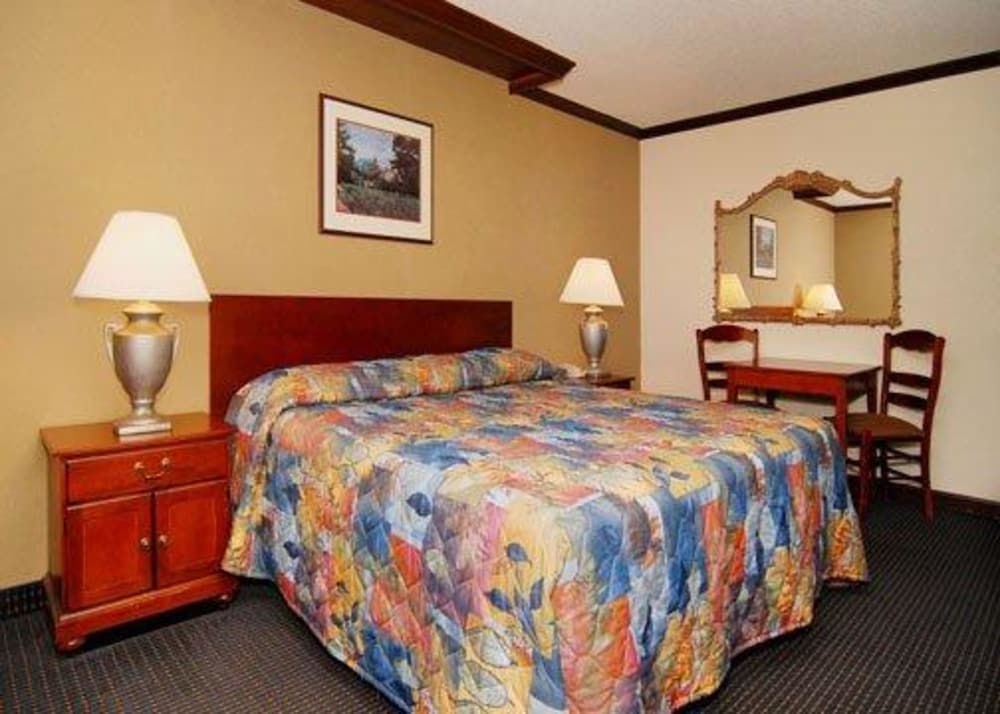 The Boulder Broker (ex. Rodeway Inn and Suites The Broker) 17/42