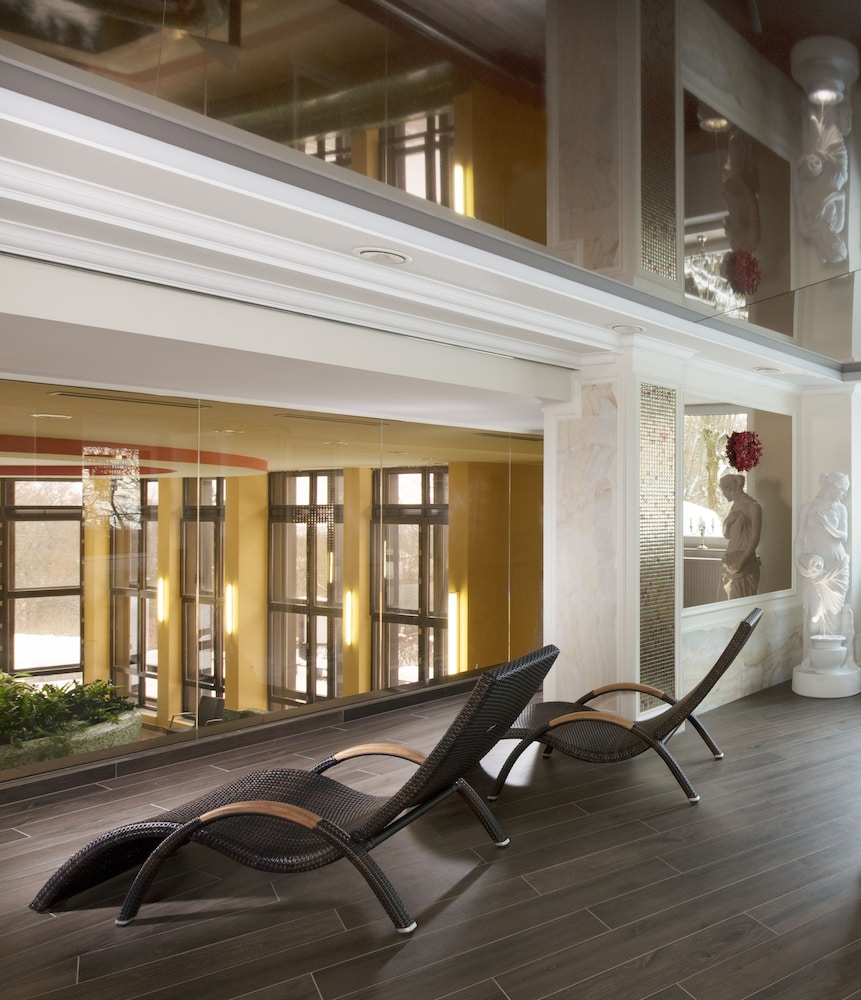 CHATEAU MONTY SPA RESORT 33/69