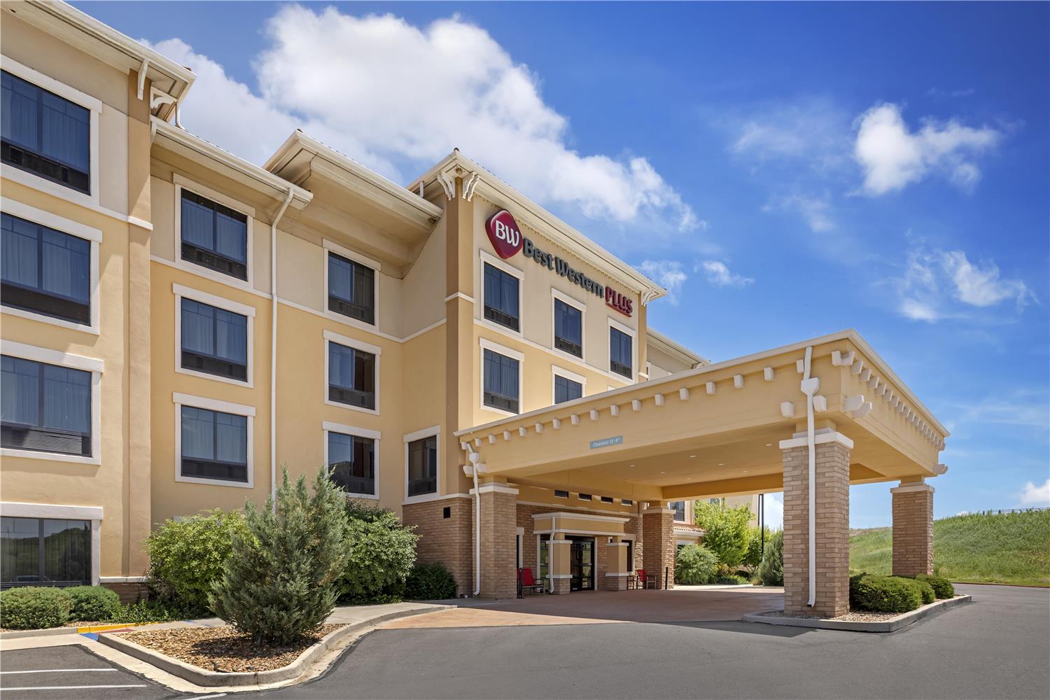 Best Western Plus Hudson Hotel & Suites 11/12
