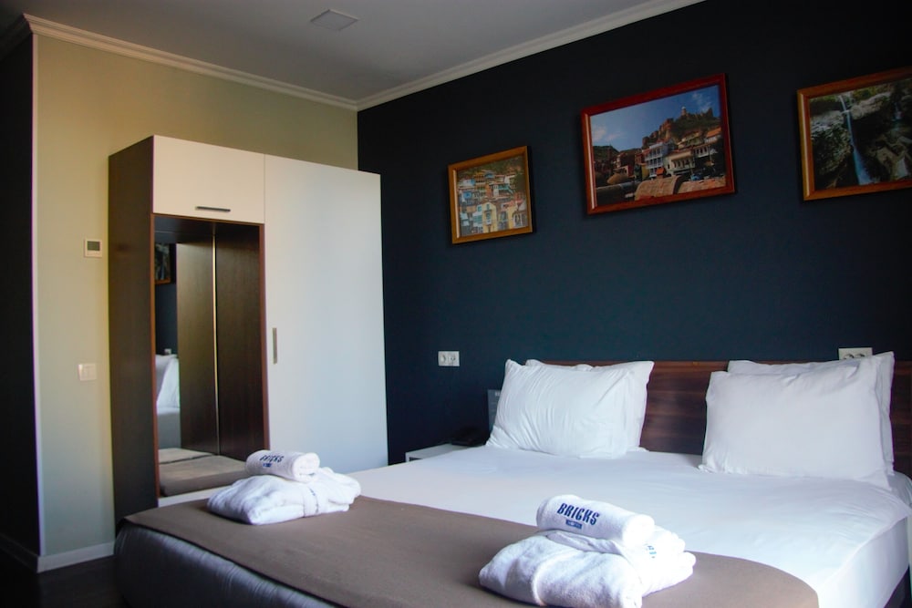 ECONOMY, DOUBLE BED