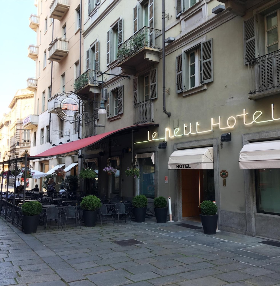 Le Petit Hotel 4/59