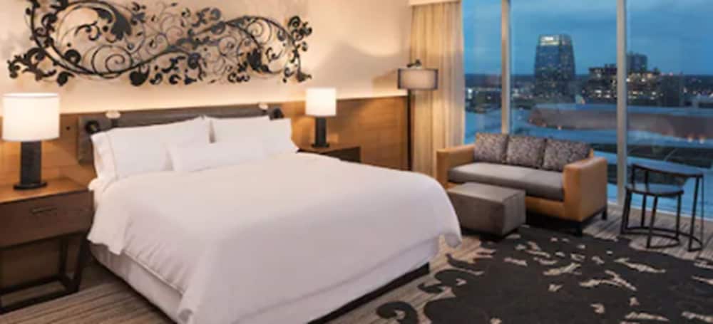 Traditional, King Bed, The Westin Nashville 5/10