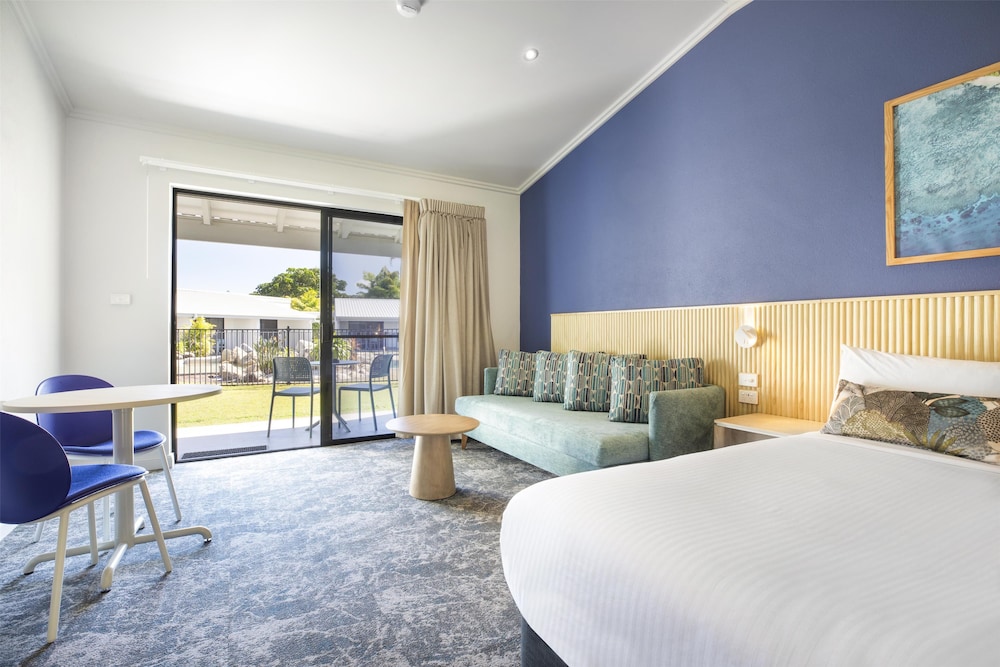 Mission Beach Resort 27/75