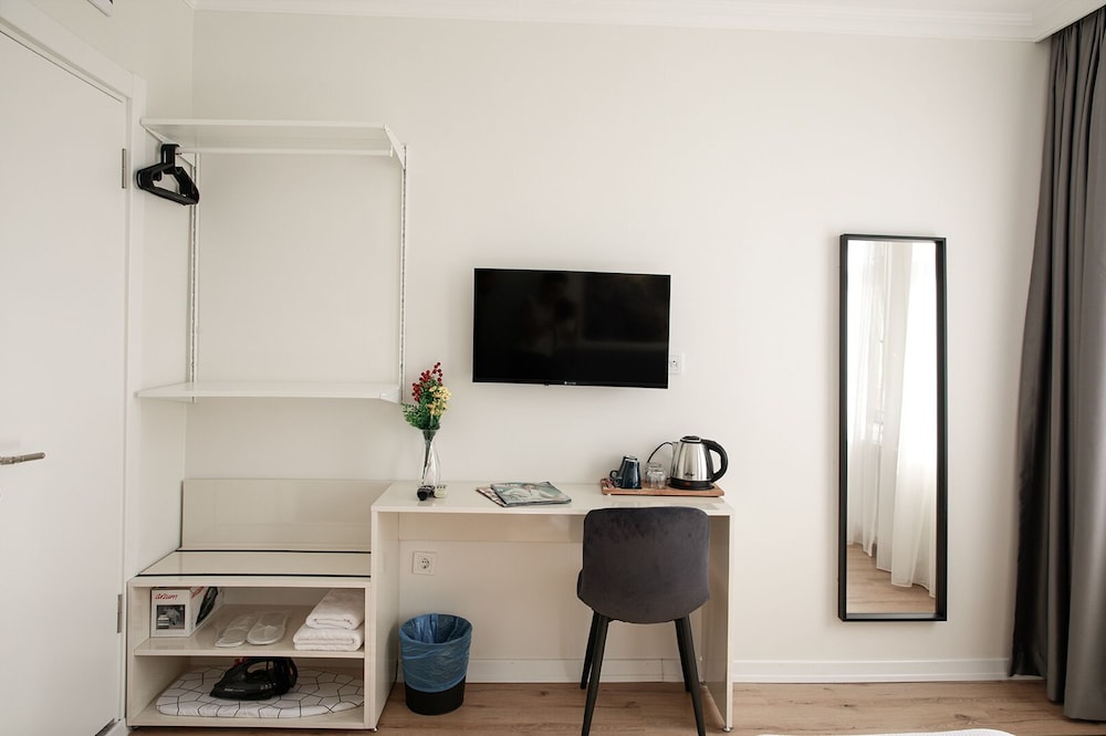 Beans House Suite 42/50