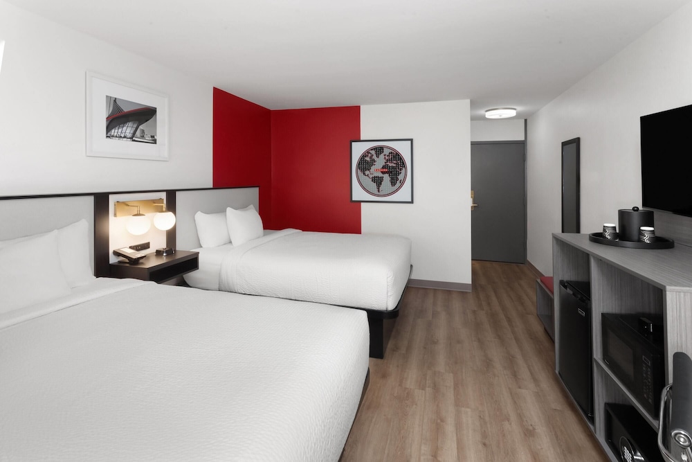 Ramada by Wyndham Milwaukee 14/29