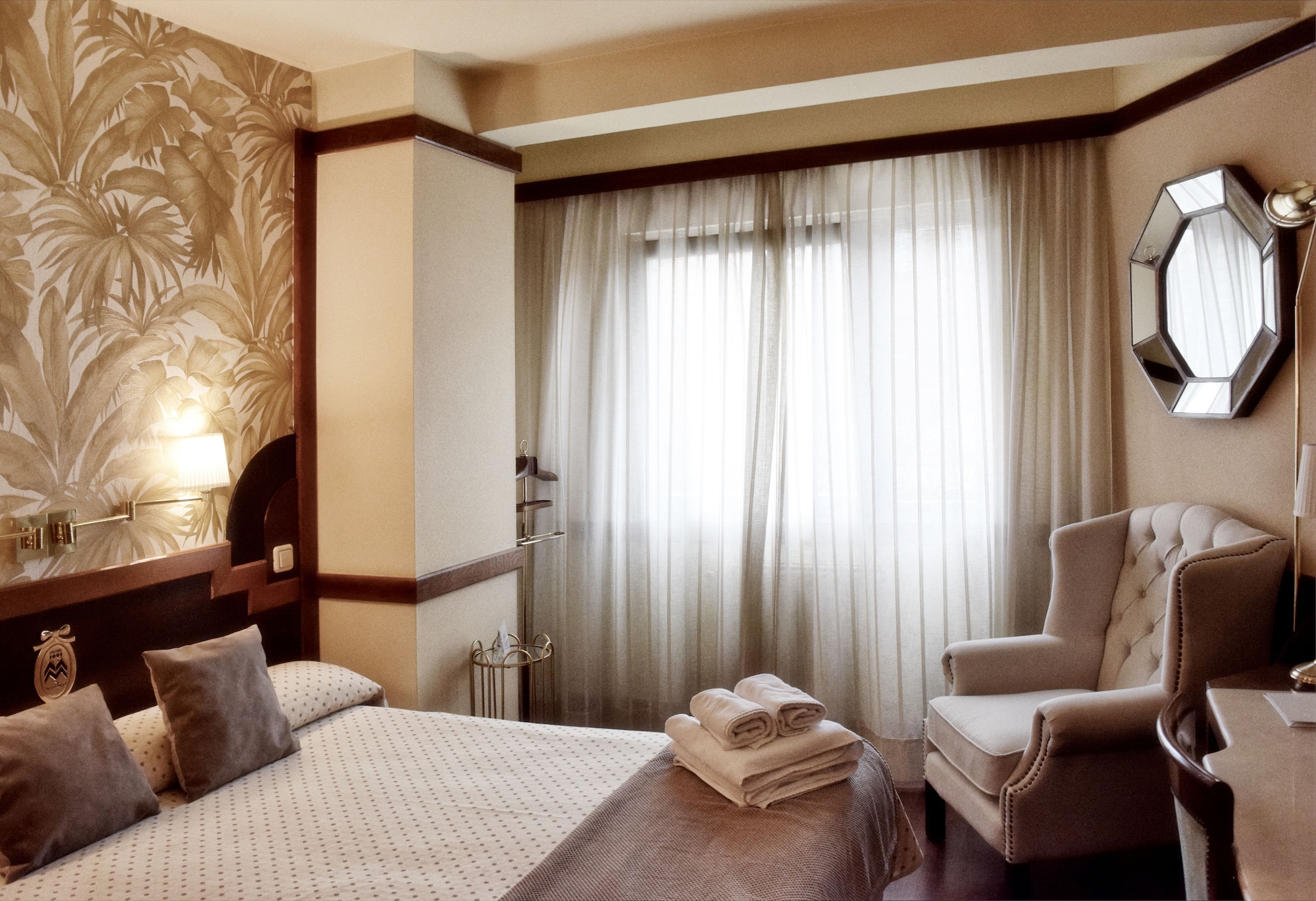 Room, Double Bed, Maria Luisa 6/9