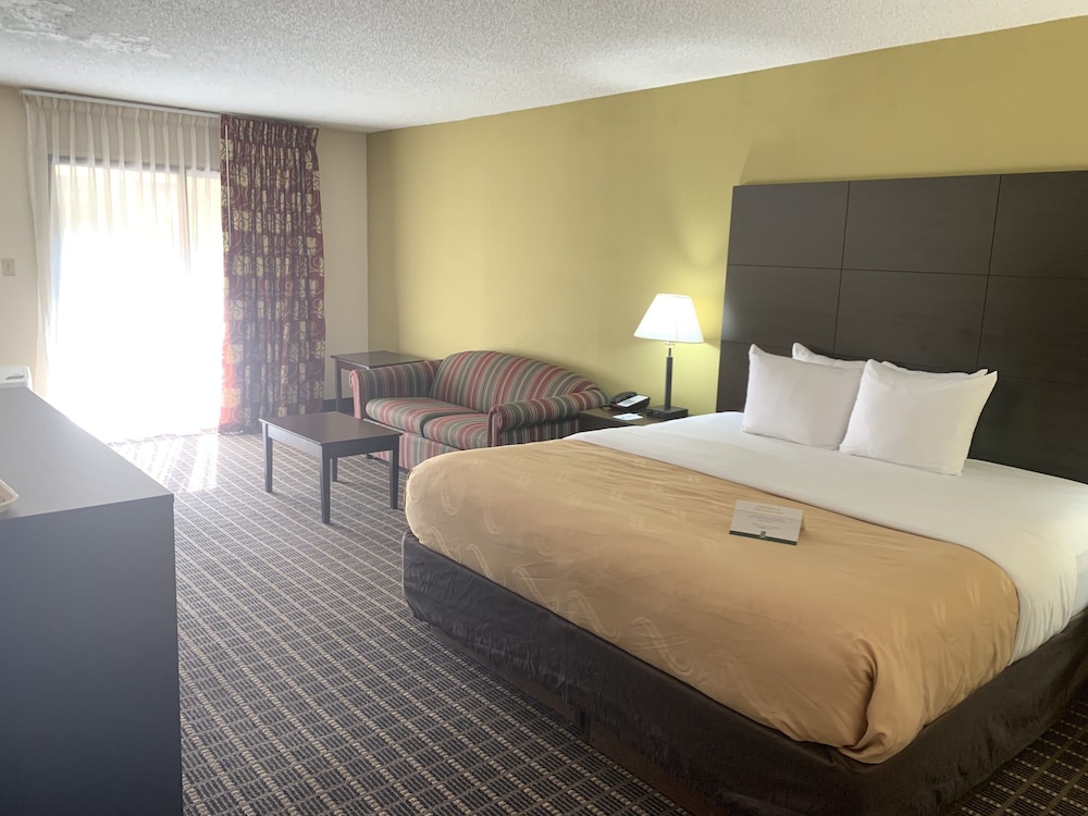 Quality Inn and Suites Pensacola Bayview 17/49