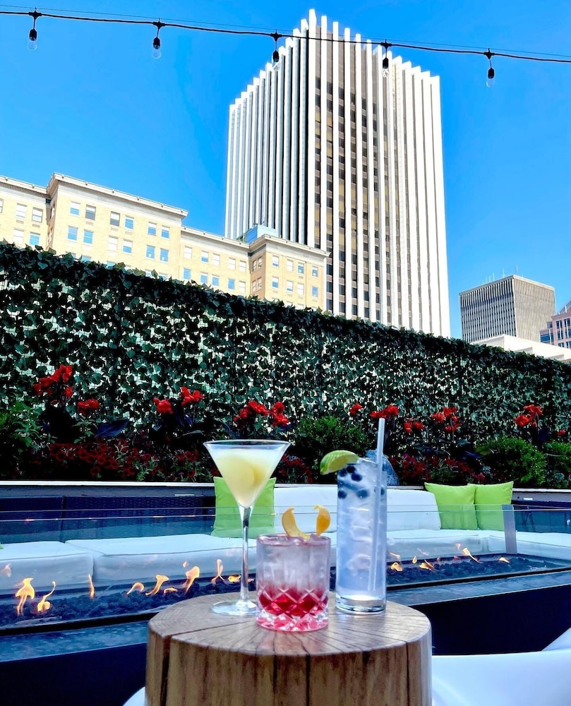 Hyatt Regency Rochester 8/69