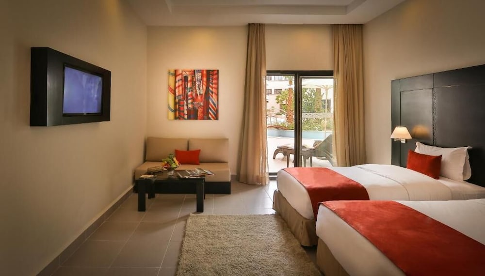 SUPERIOR, TWIN BEDS, POOL VIEW