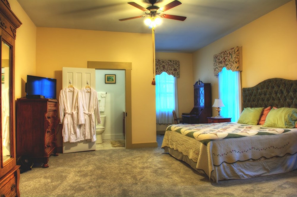 Emmas Bed and Breakfast 10/28
