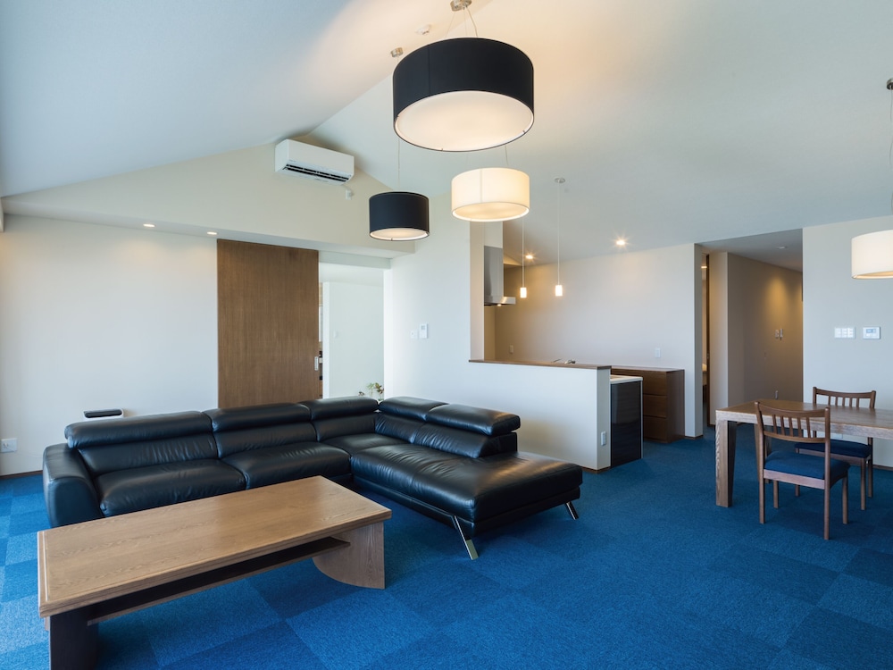 Condominium T-Room 16/34