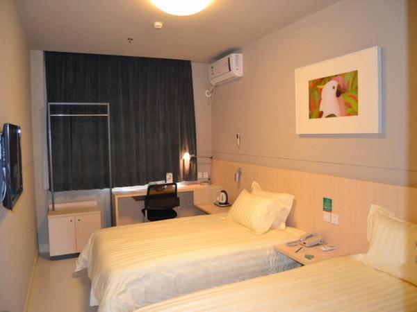 Jinjiang Inn (Nanchang Bayi Square, Yongshu Road Metro Station) 27/51