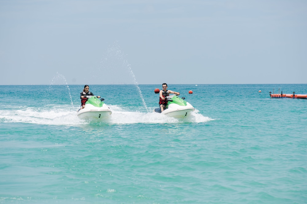 Mayang Sari Beach Resort 66/68