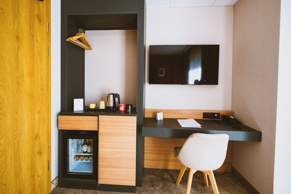 B1 Downtown Hotel 46/54