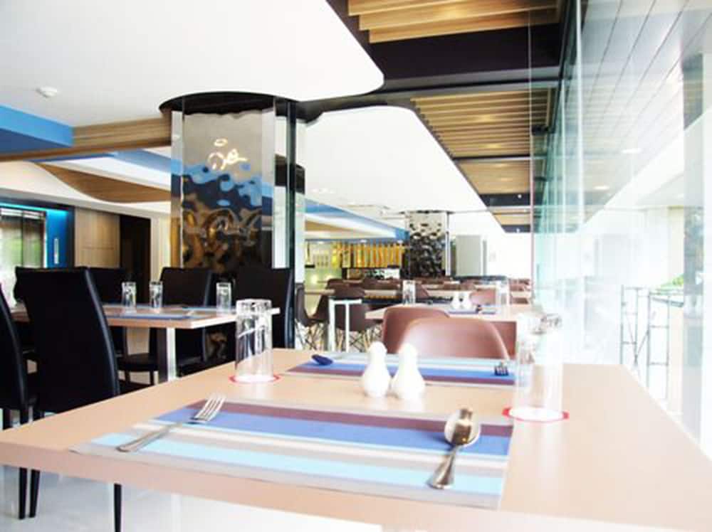 Grand Tower Inn Sathorn 35/49