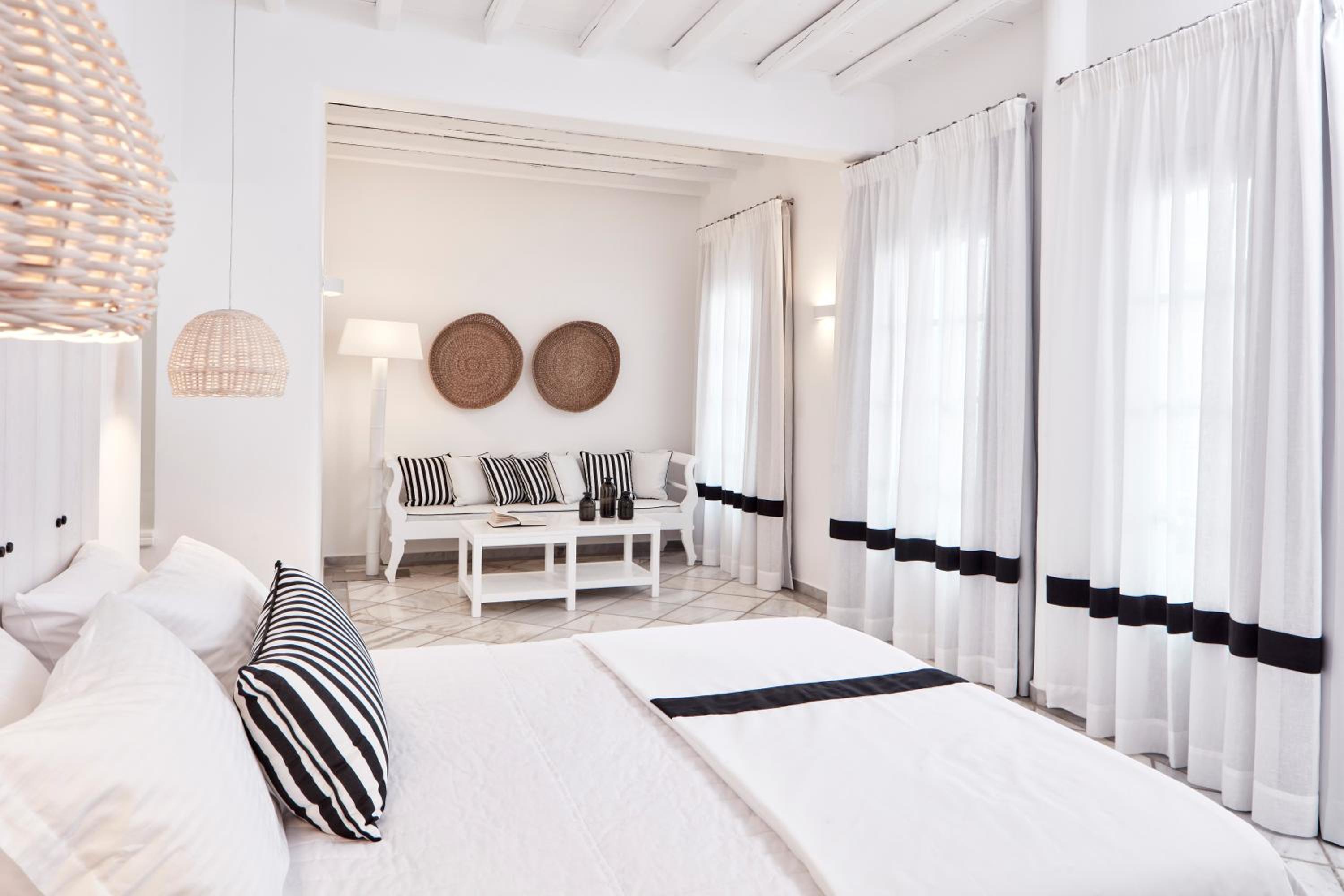 Junior Suite, Pool Front