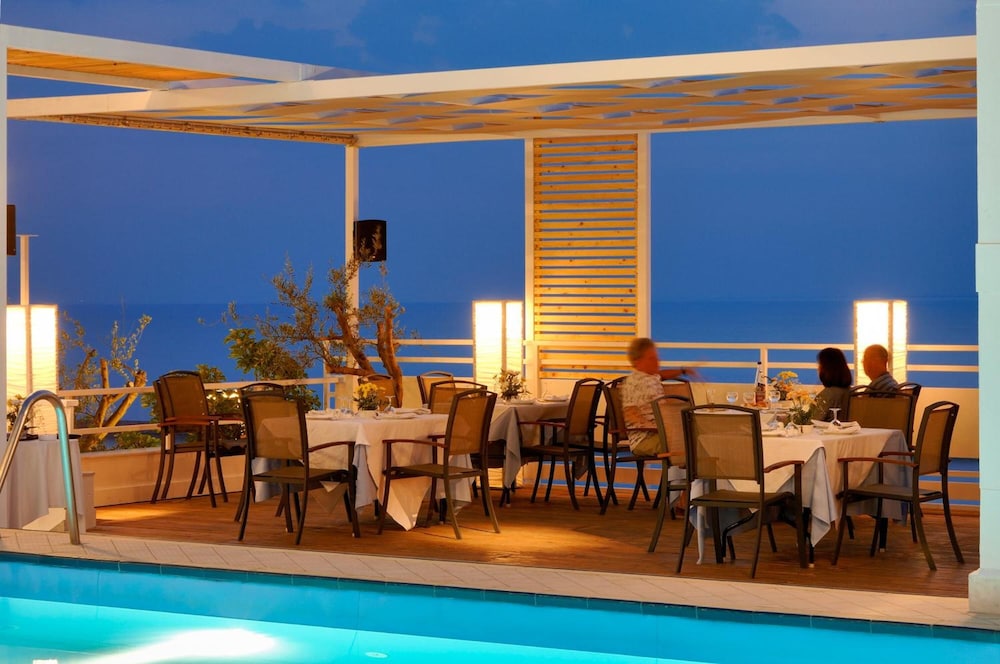 Mercure Patras Astir 41/69