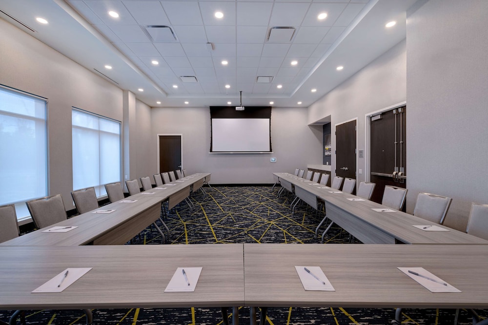 Hampton Inn & Suites by Hilton Burlington Toronto 49/51