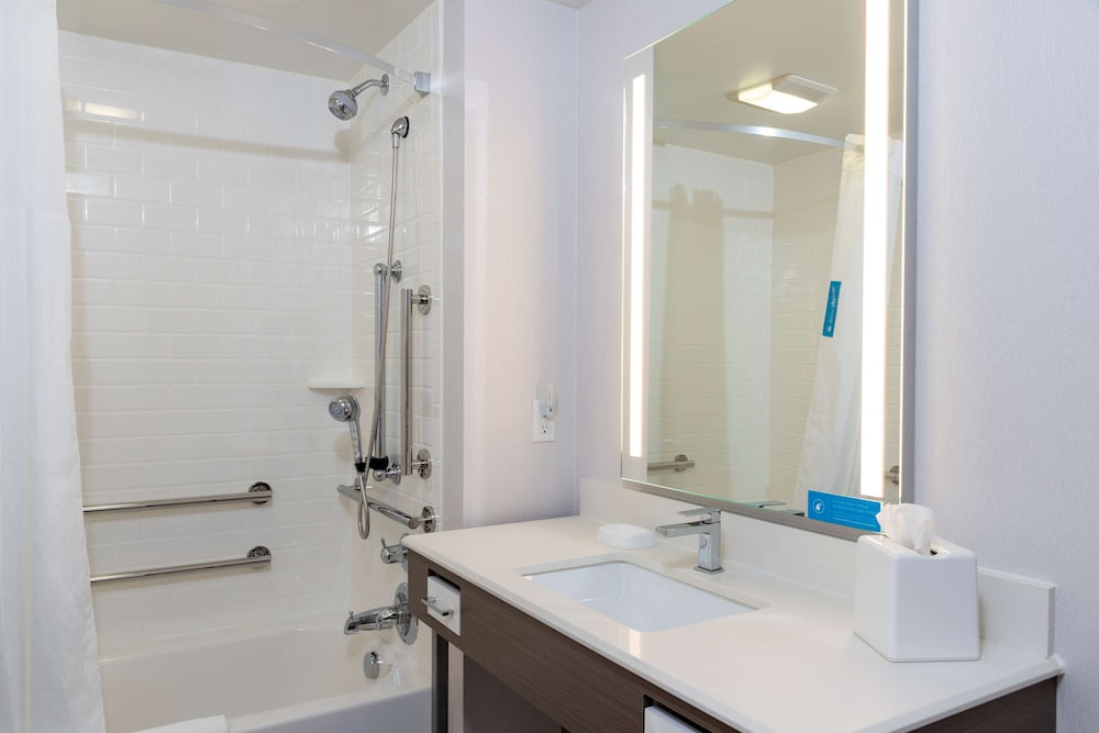 Hampton Inn Holland 15/55
