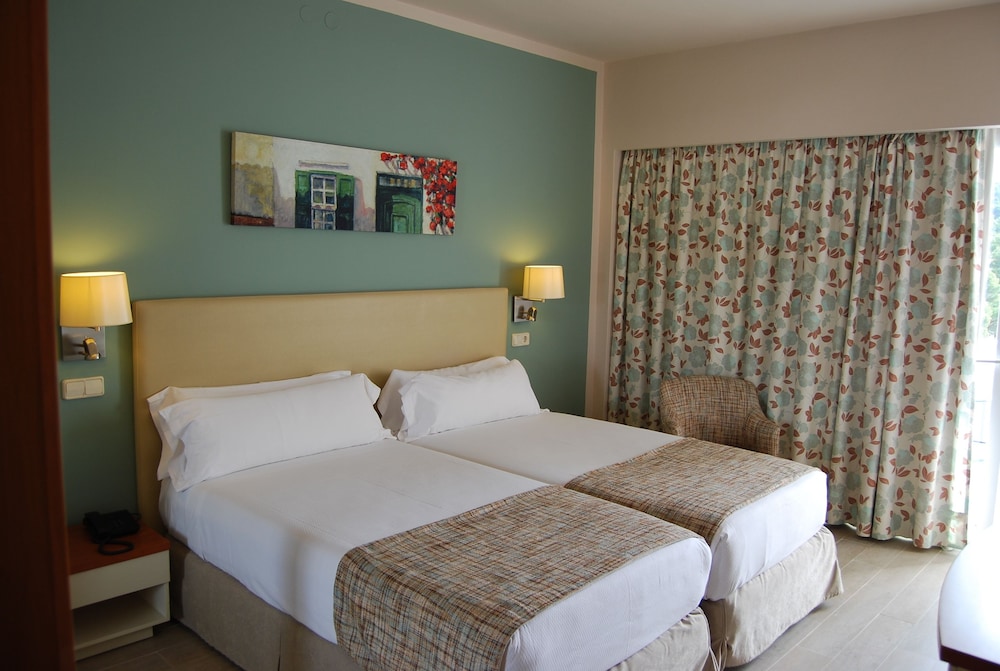 Hotel Santo Tomas - Es Migjorn Gran 8/50