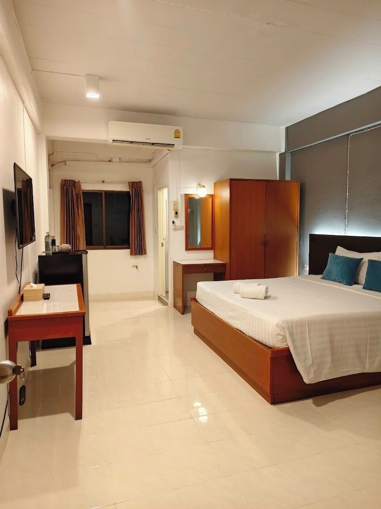SUPERIOR, DOUBLE BED, CITY VIEW