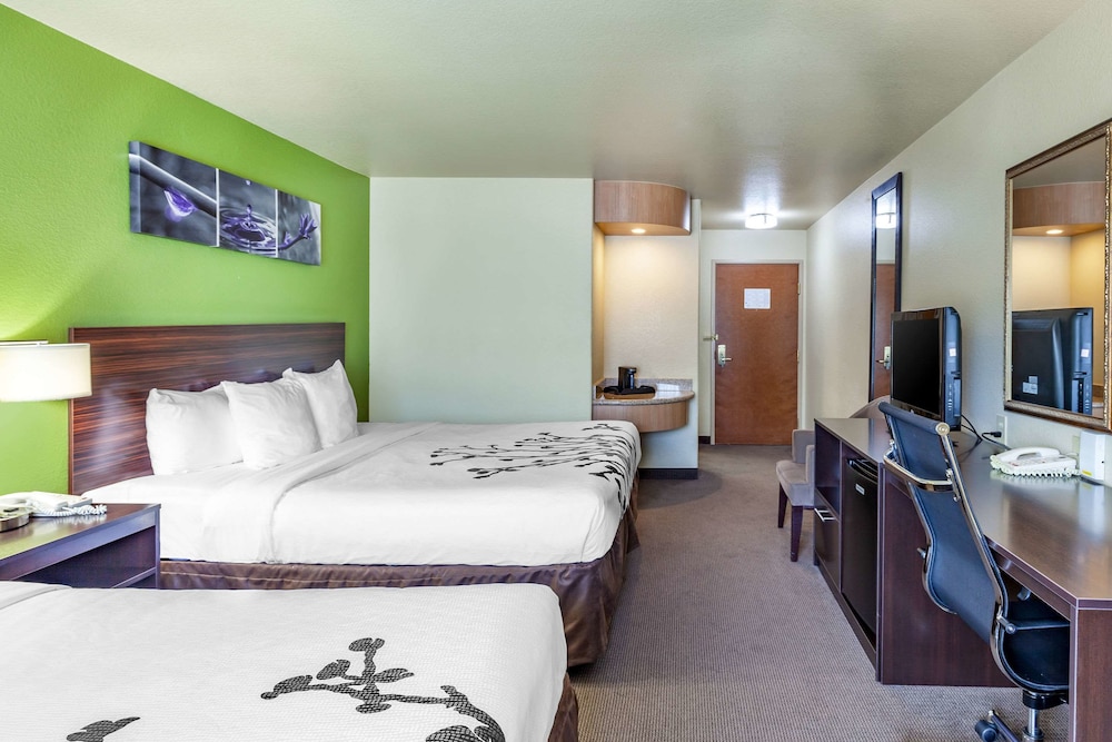 Sleep Inn & Suites Hewitt - South Waco 7/29
