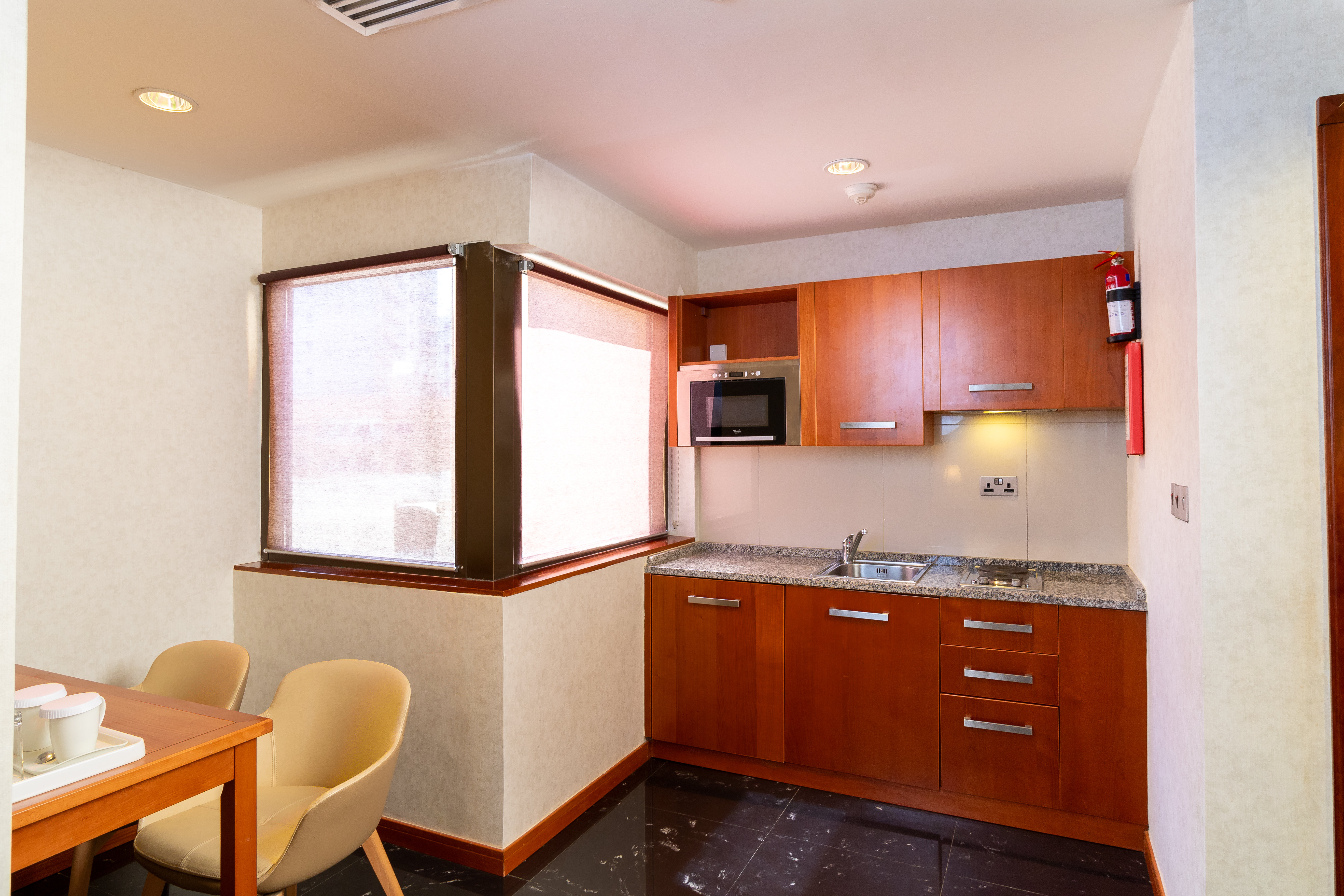 Holiday Inn Kuwait 12/79