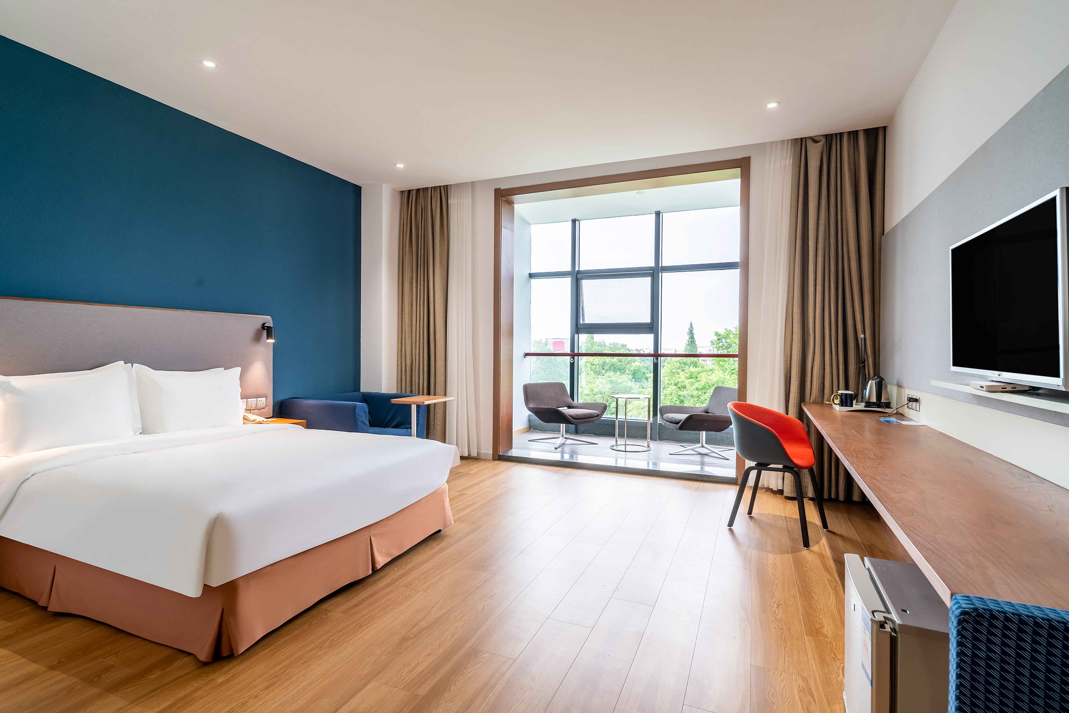 Xtra Space, Standard, Queen Bed, Balcony