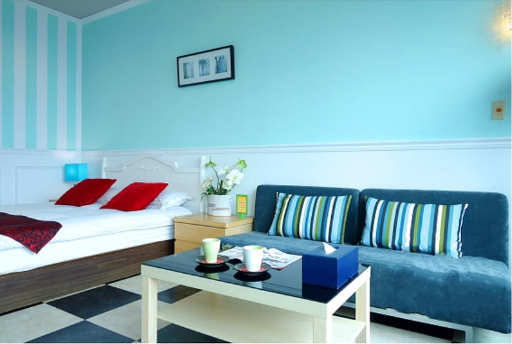 85 Cape Suites 61/74