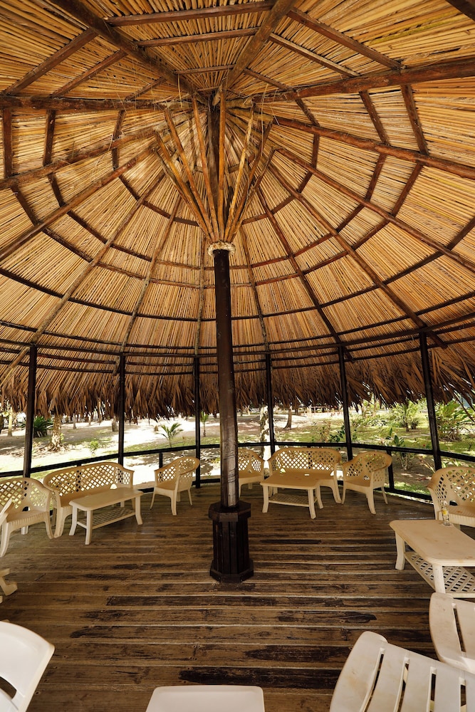 Turtle Beach Lodge 34/50