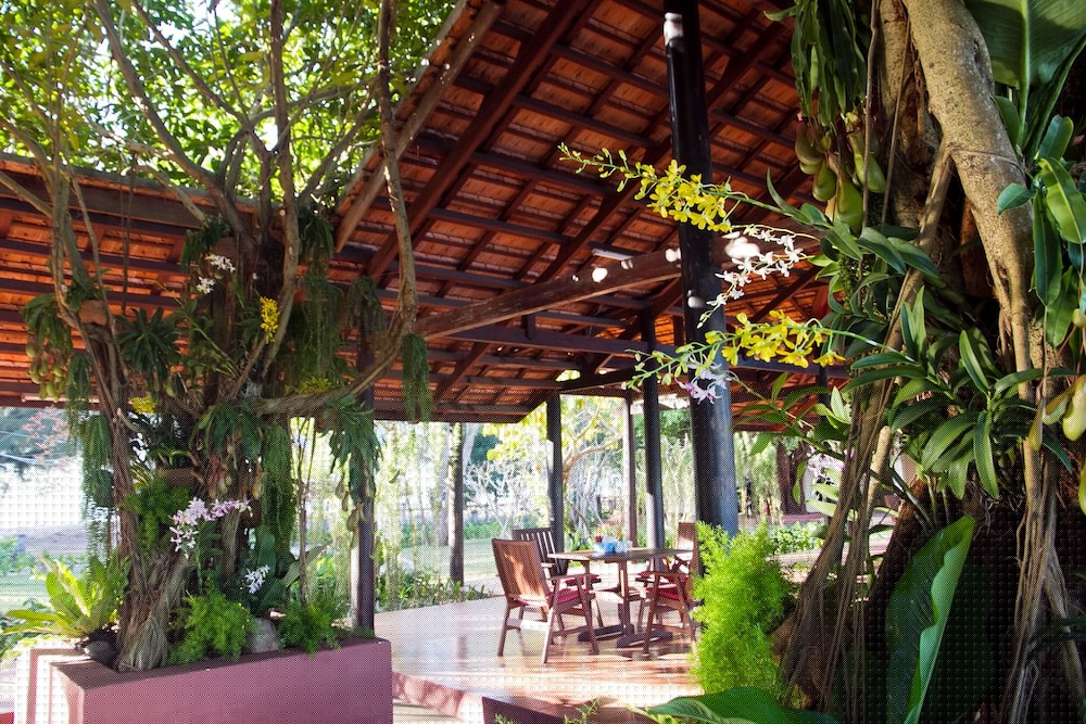 The Beach House Resort 55/56