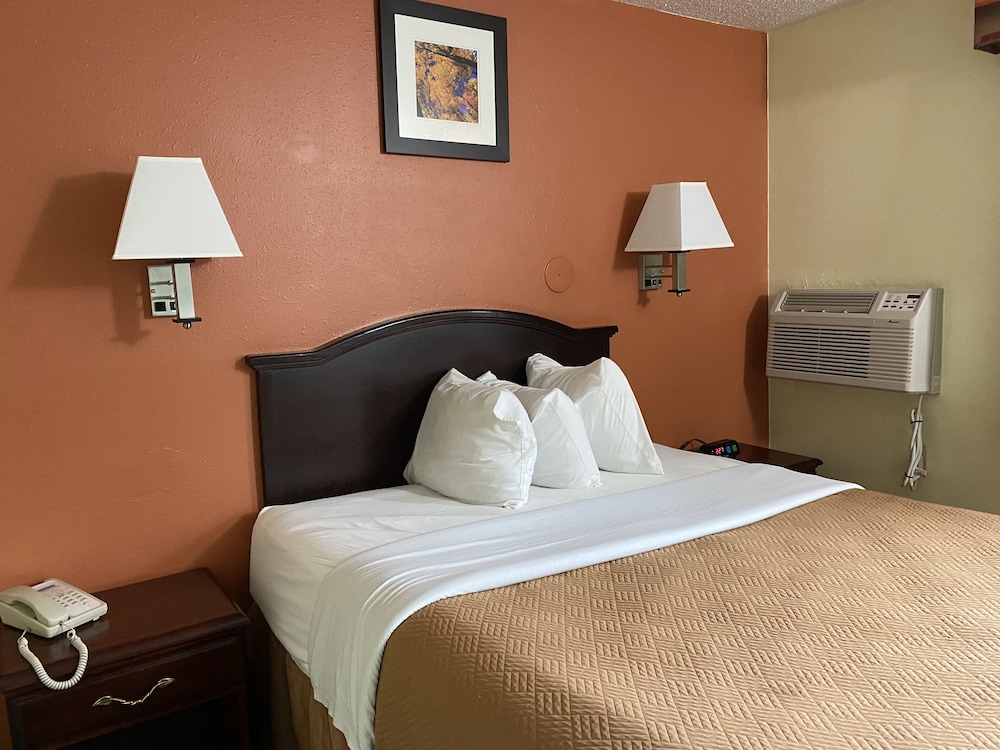 Travelodge by Wyndham La Porte/Michigan City Area 21/50