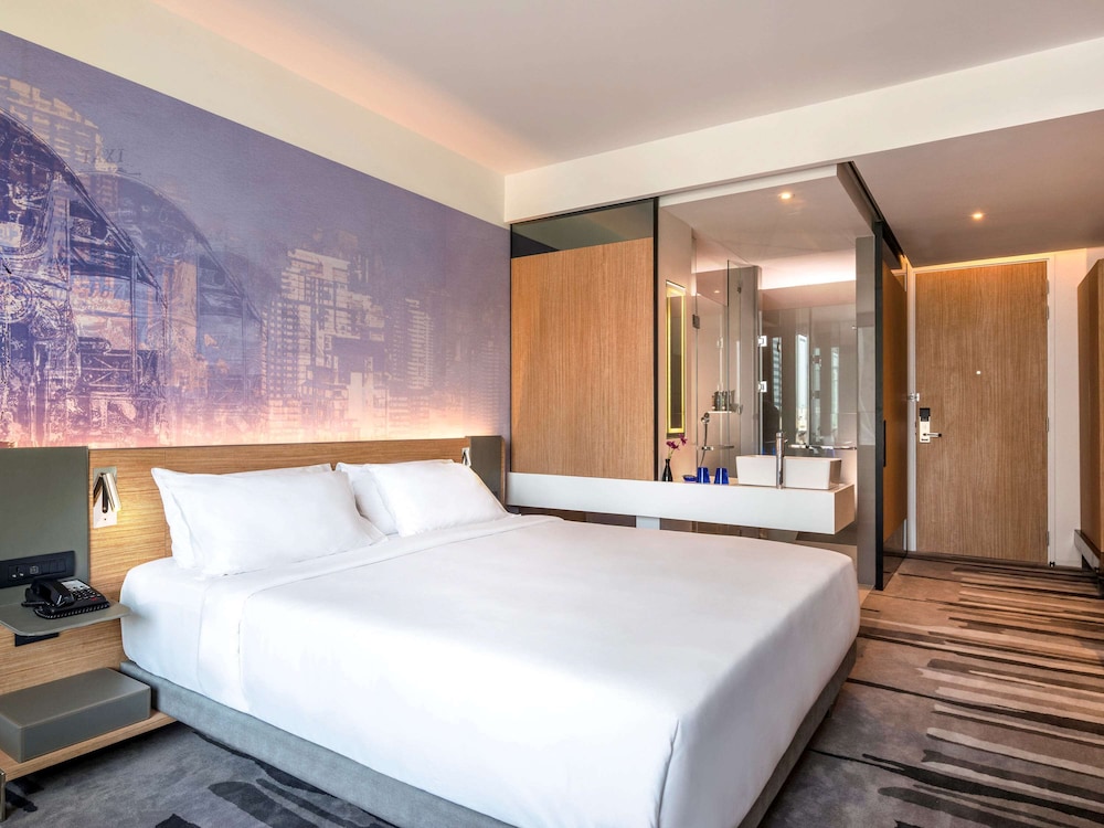 GRAND, DELUXE, KING BED