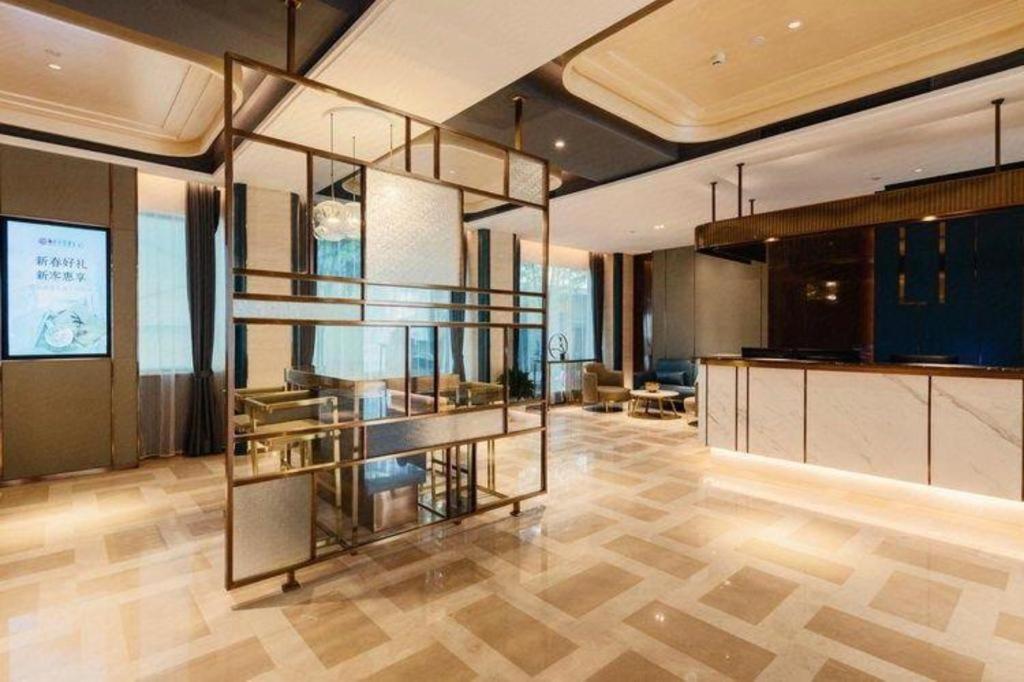 Yitel Collection (Chengdu Kuanzhai Alley University of Traditional Chinese Medicine Metro Station) 34/44