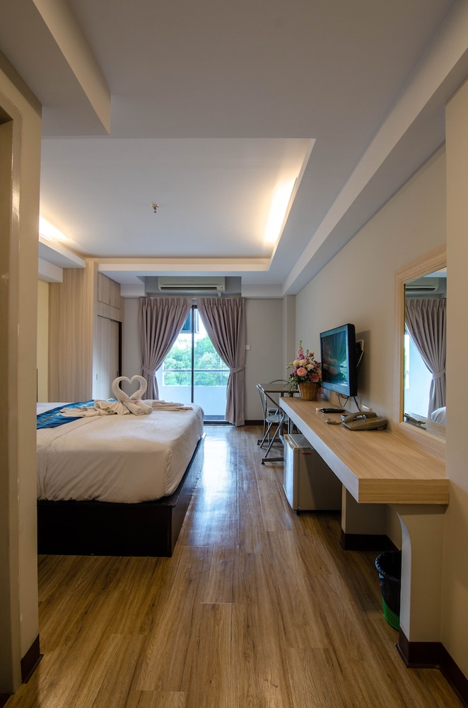 Tara Lake Hotel 12/50