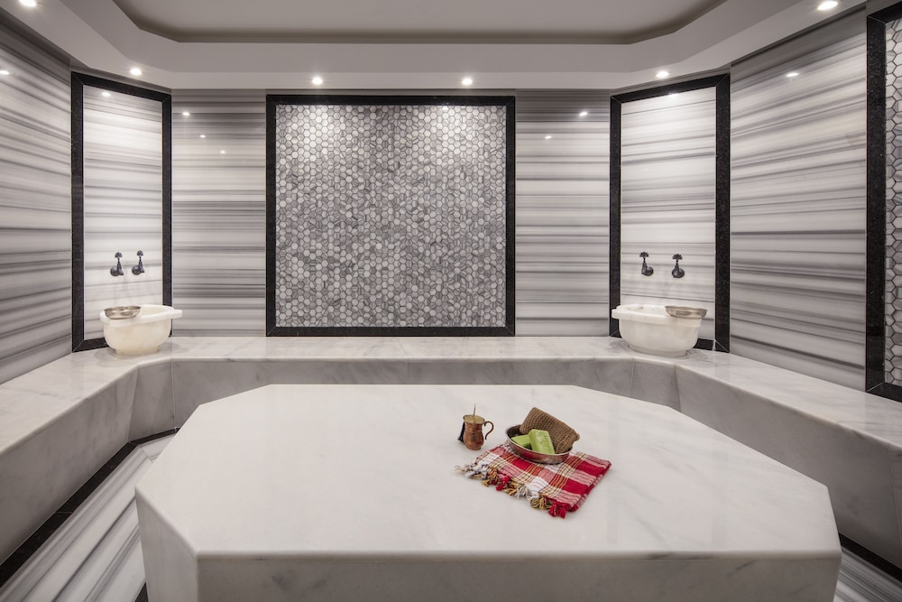 The Westist Hotel & Spa 40/69