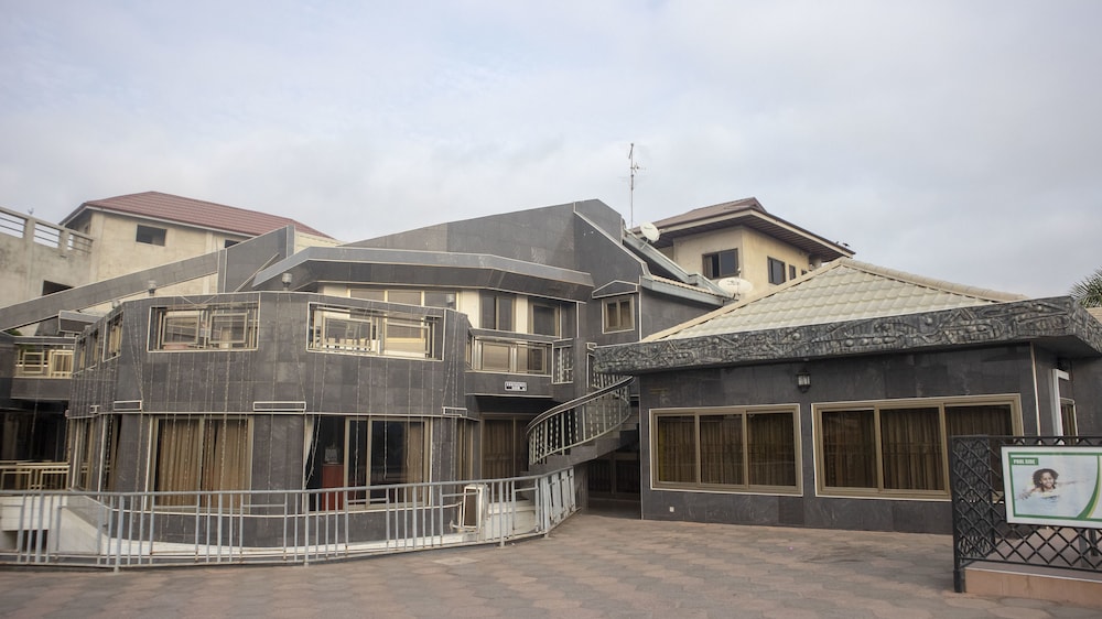 Eastgate Hotel 2/72