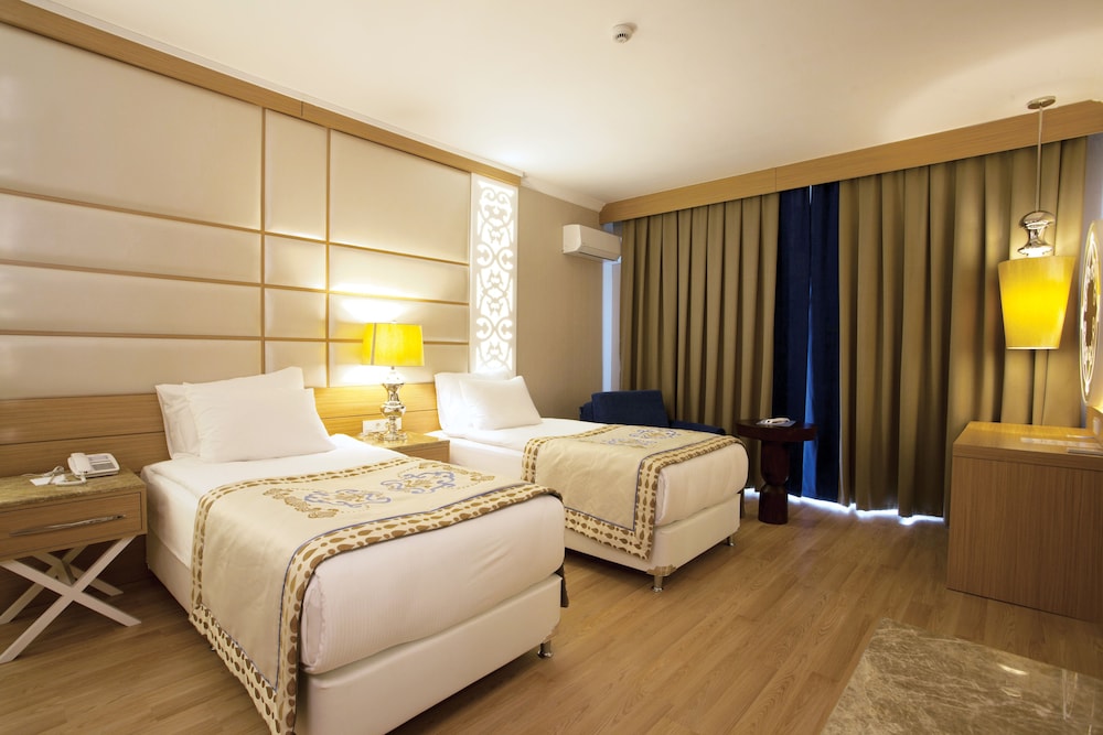 Quattro Beach Spa &amp; Resort - All Inclusive 6/31