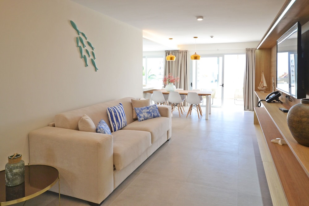 Ohasis Boutique Suites 28/50