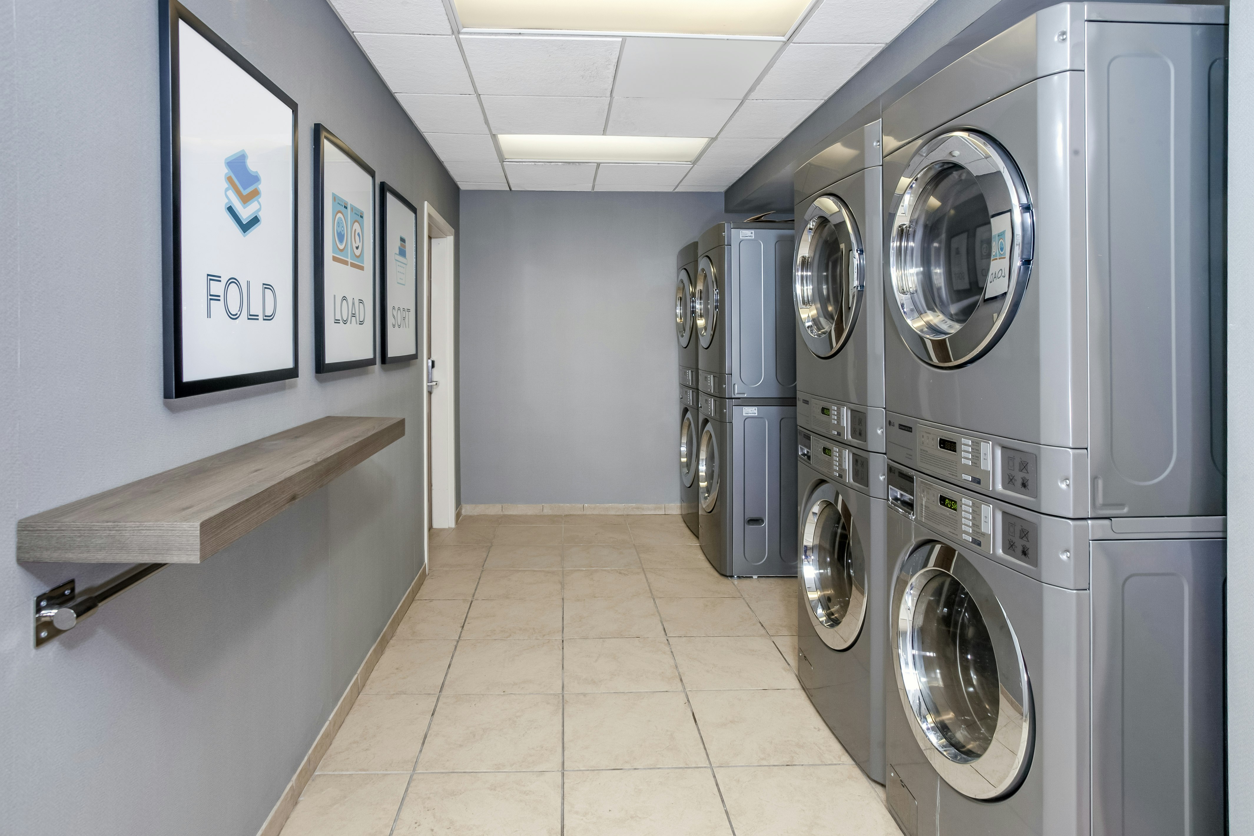 Staybridge Suites Williamsville Buffalo by IHG 30/65