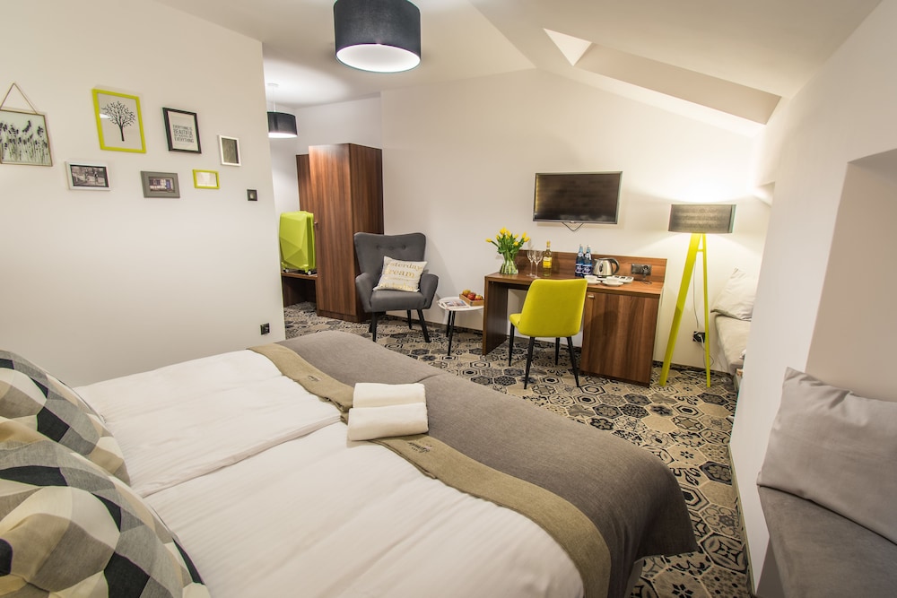 Hotel Lavender 16/67