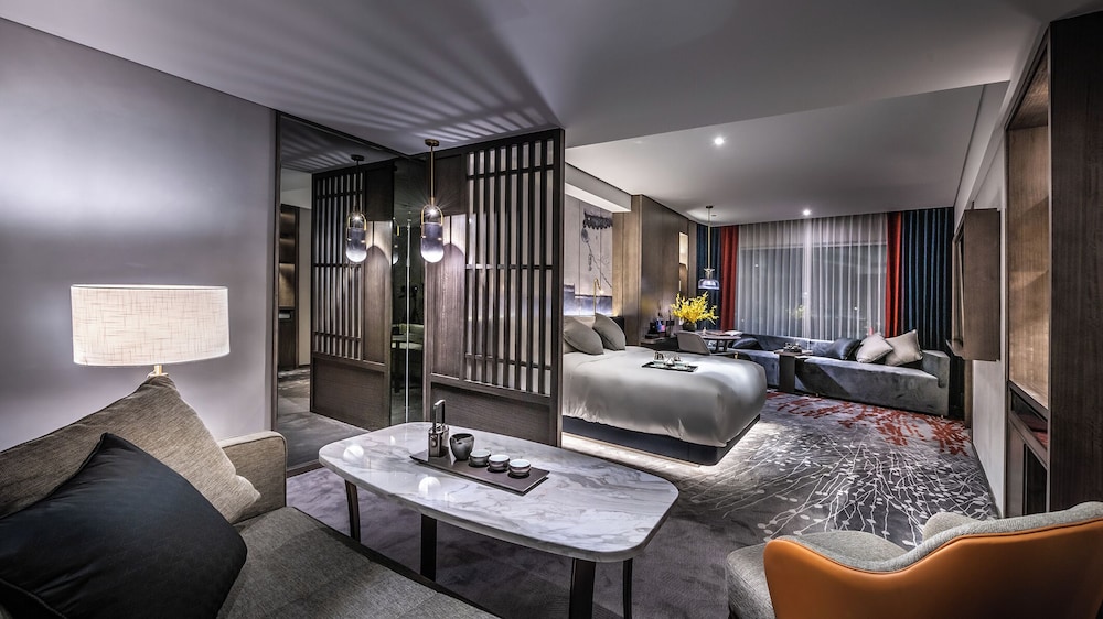 Elegant Hotel (Zhujiang New Town Canton Tower) 34/48