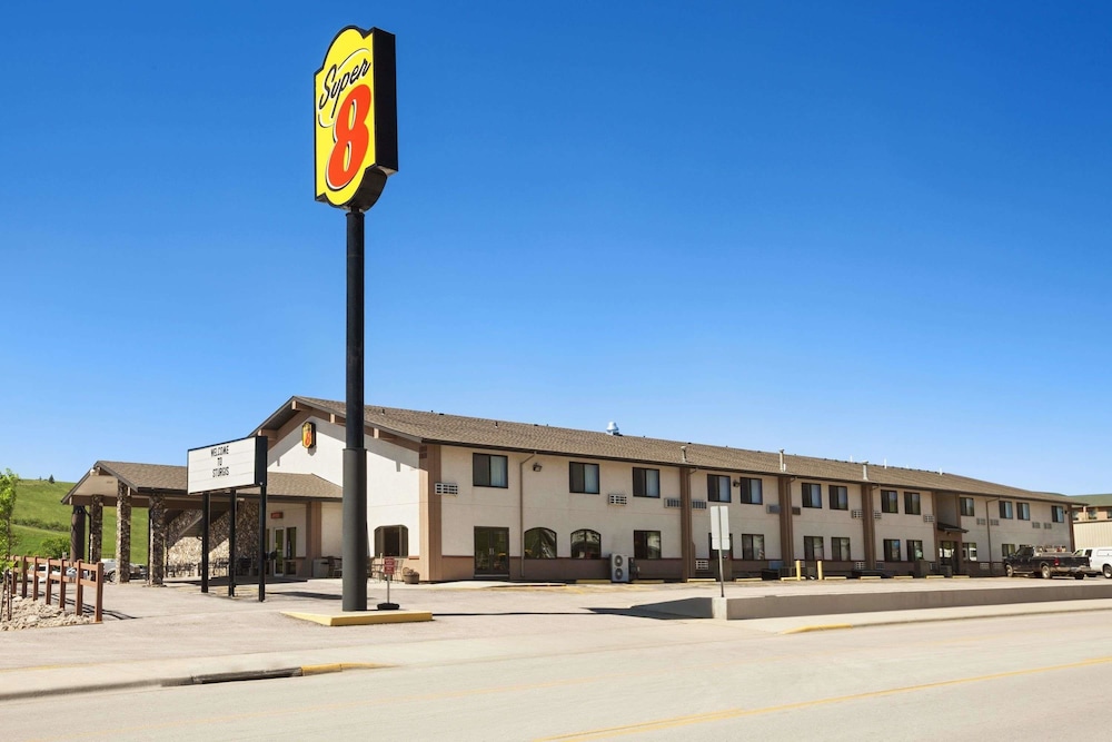 Super 8 By Wyndham Sturgis 1/27